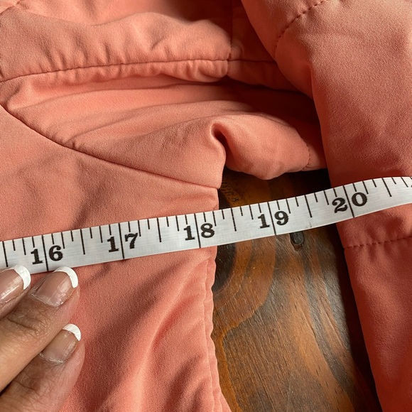 Patagonia Women’s Pack in Jacket - Picture 4 of 10